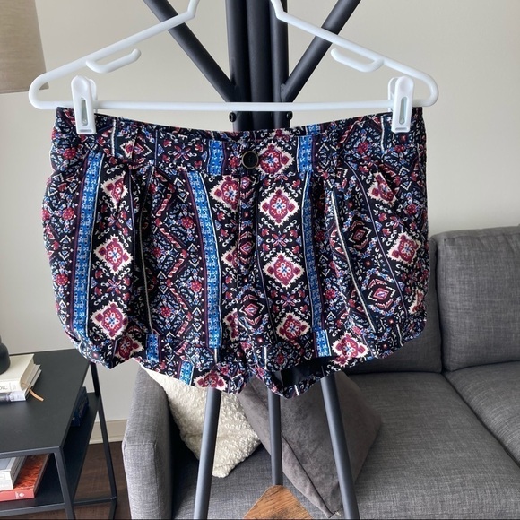 *2/$15* Forever 21 Patterned Shorts - Picture 1 of 6